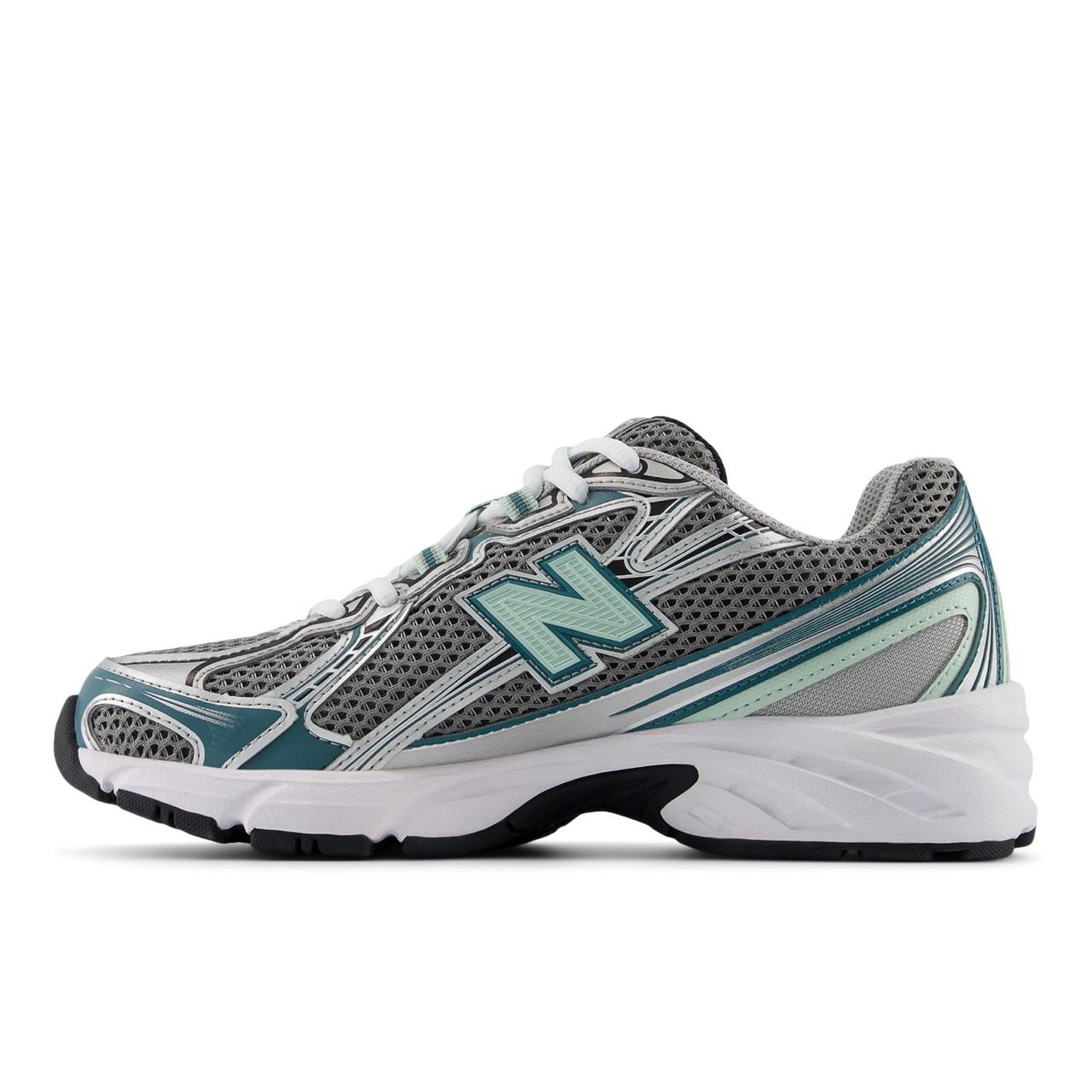 NEW BALANCE 700V2 - SILVER METALLIC NEW SPRUCE