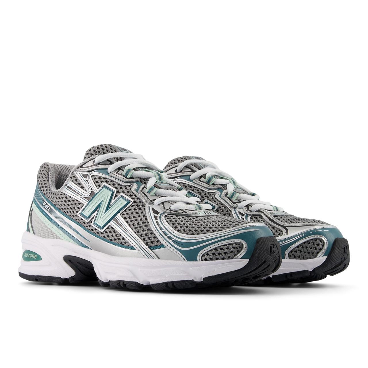 NEW BALANCE 700V2 - SILVER METALLIC NEW SPRUCE