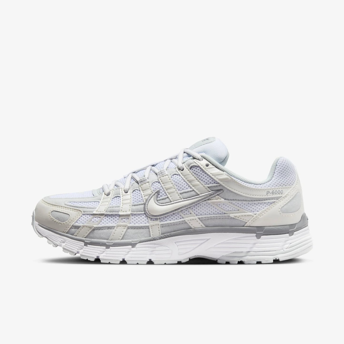 NIKE P-6000 METALLIC SUMMIT WHITE