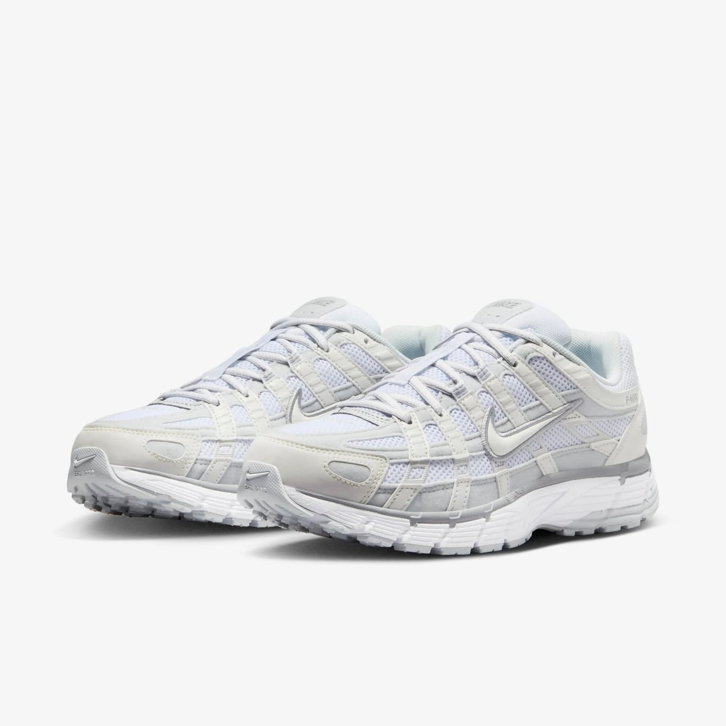 NIKE P-6000 METALLIC SUMMIT WHITE