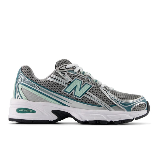 NEW BALANCE 700V2 - SILVER METALLIC NEW SPRUCE